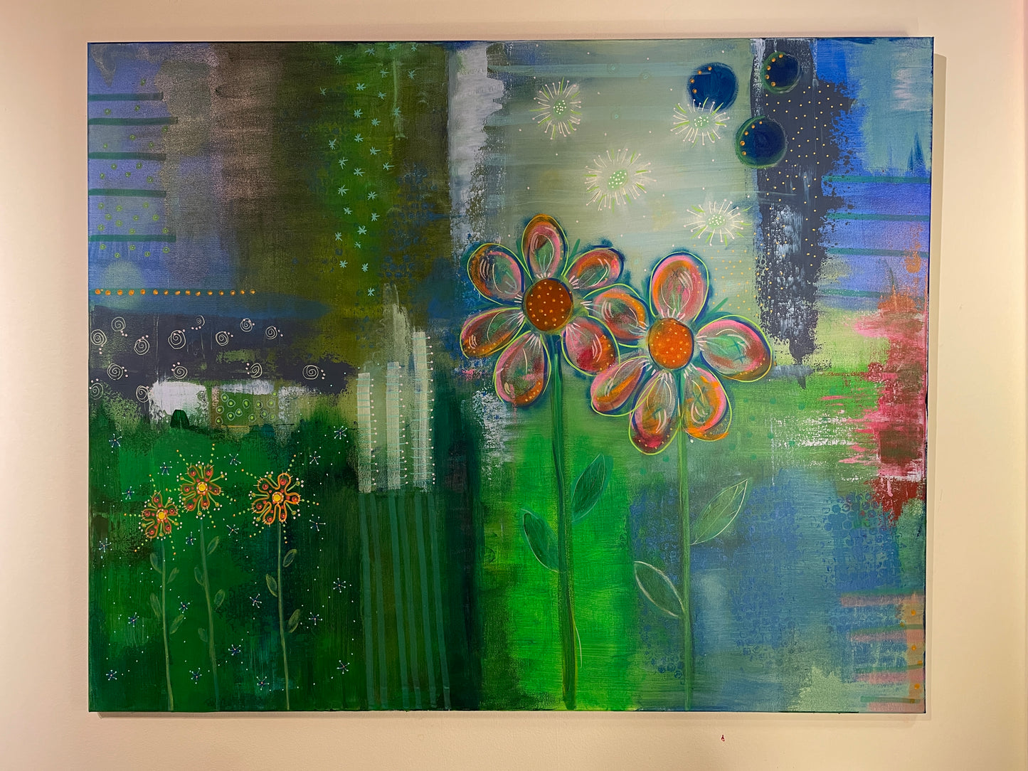 Stort, farverigt maleri. Abstrakt med blomster